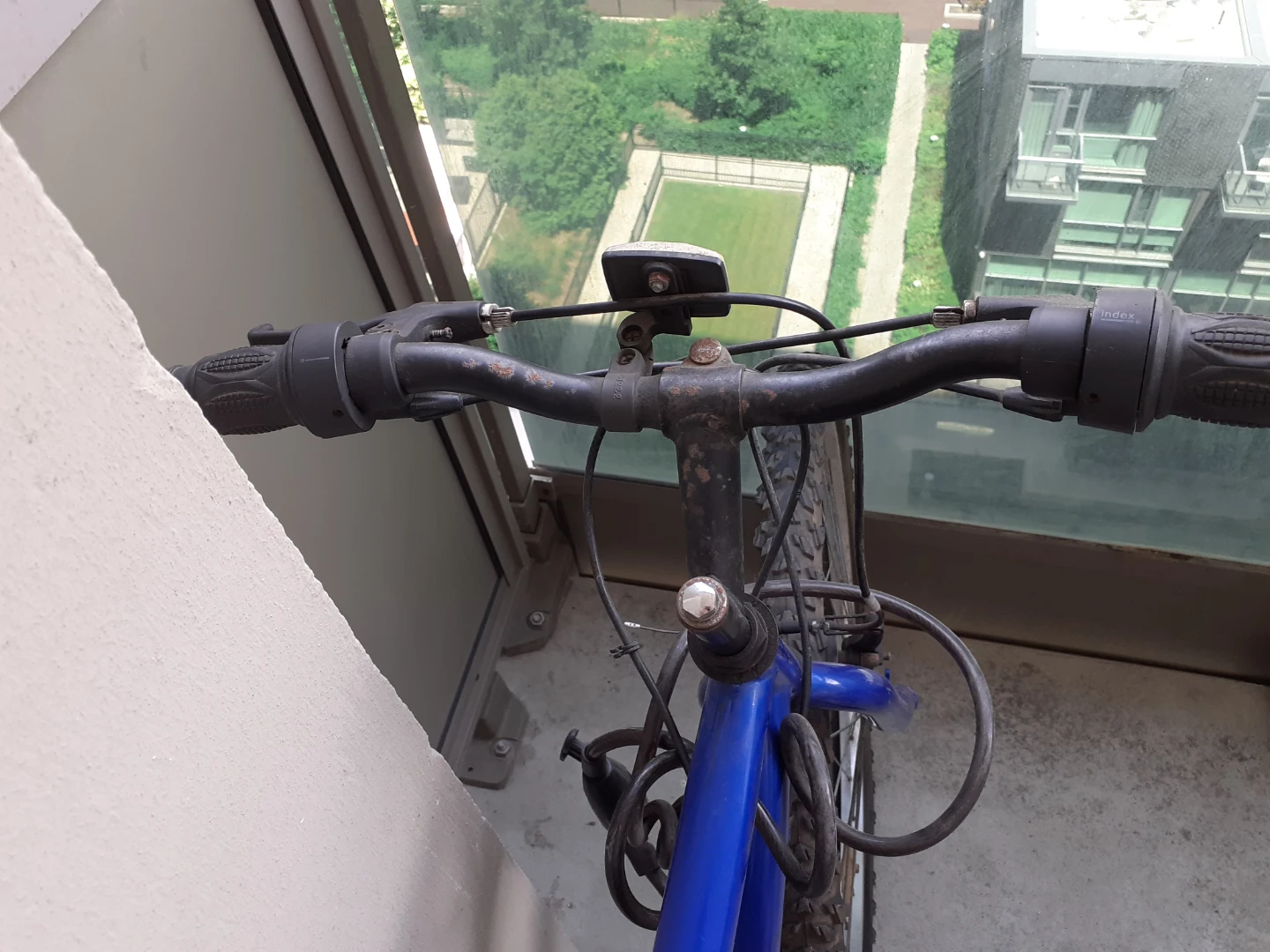 Raleigh Blue Mountain Bike - photo 3