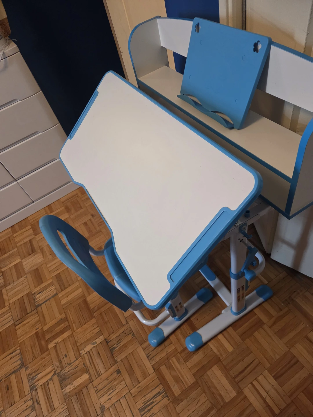 Blue Adjustable Kids Desk and Chair Set - photo 2