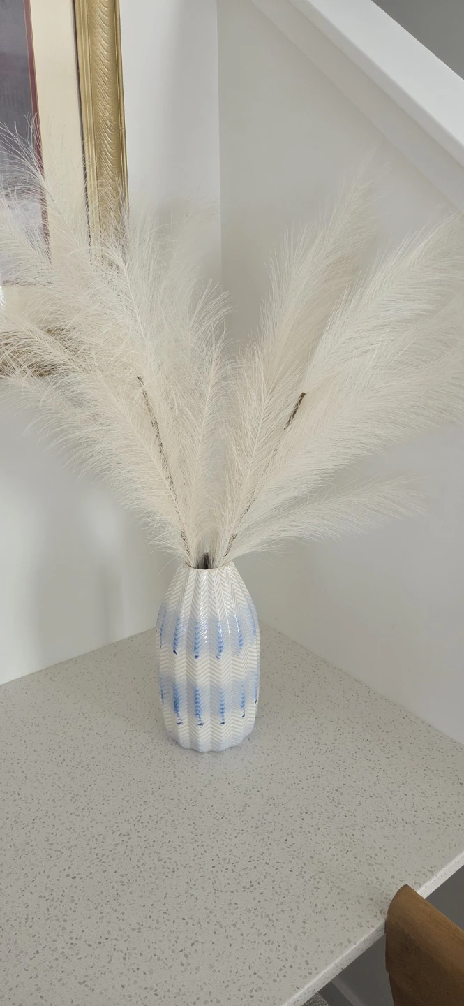 White Faux Pampas Grass in Blue and White Zigzag Vase - photo 2
