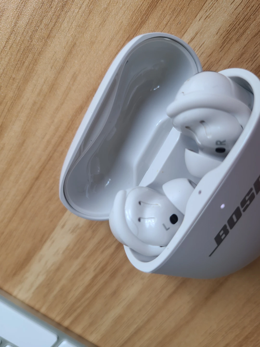 Bose QuietComfort Ultra Earbuds (2nd Gen) - photo 4