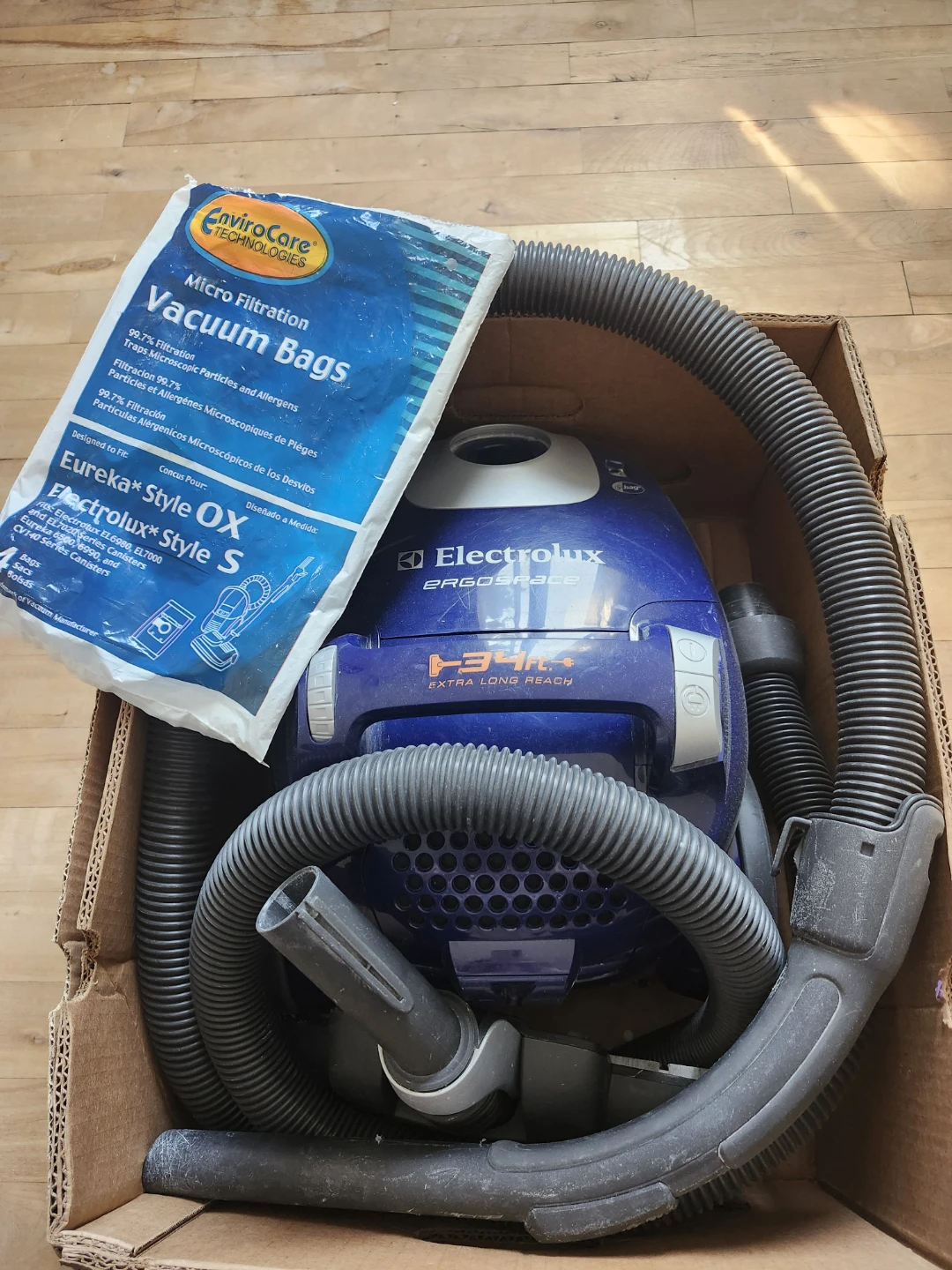 Electrolux ErgoSpace Style S Vacuum Cleaner with Vacuum Bags - photo 3