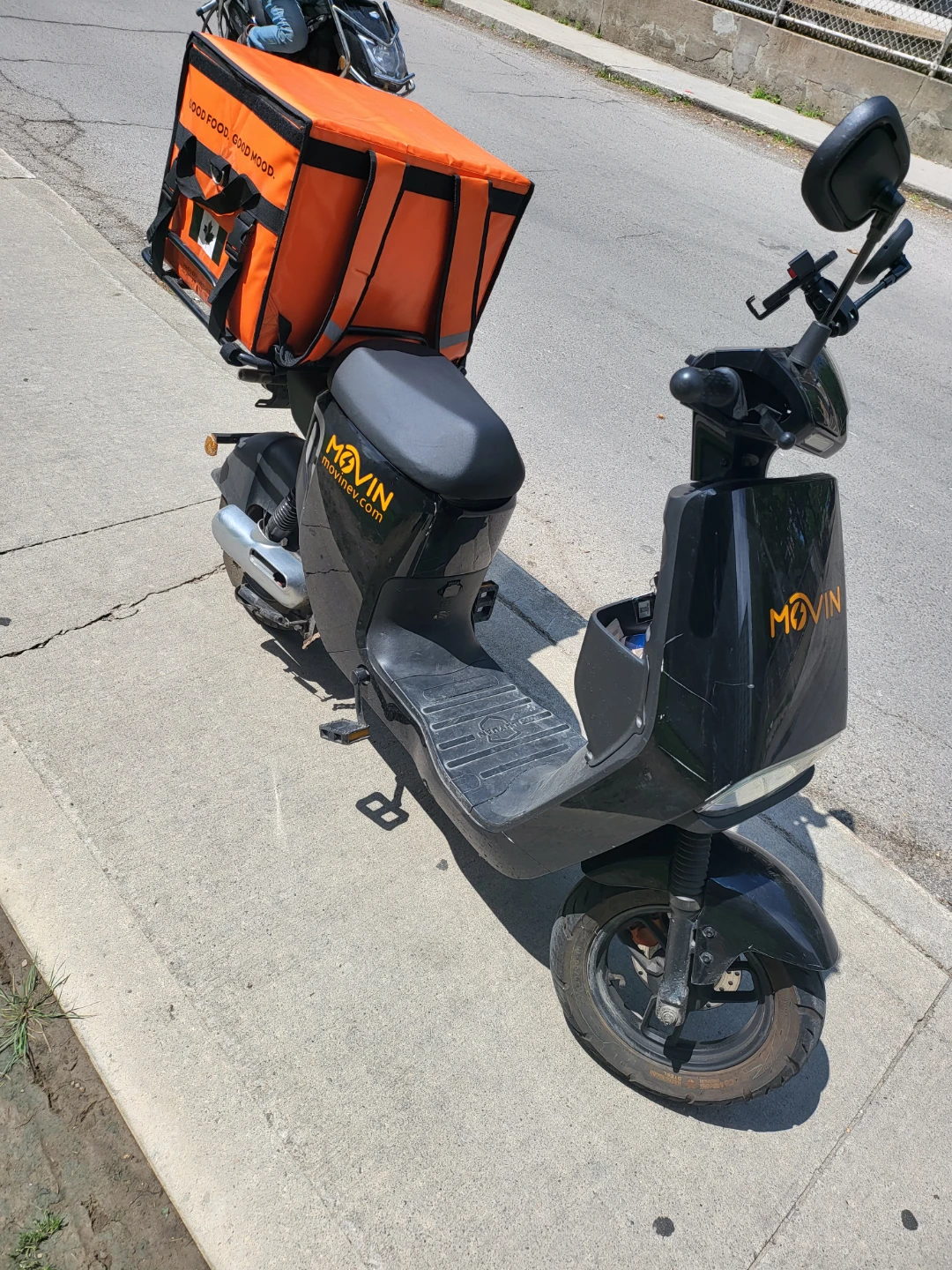 MOVIN Electric Scooter with Delivery Box