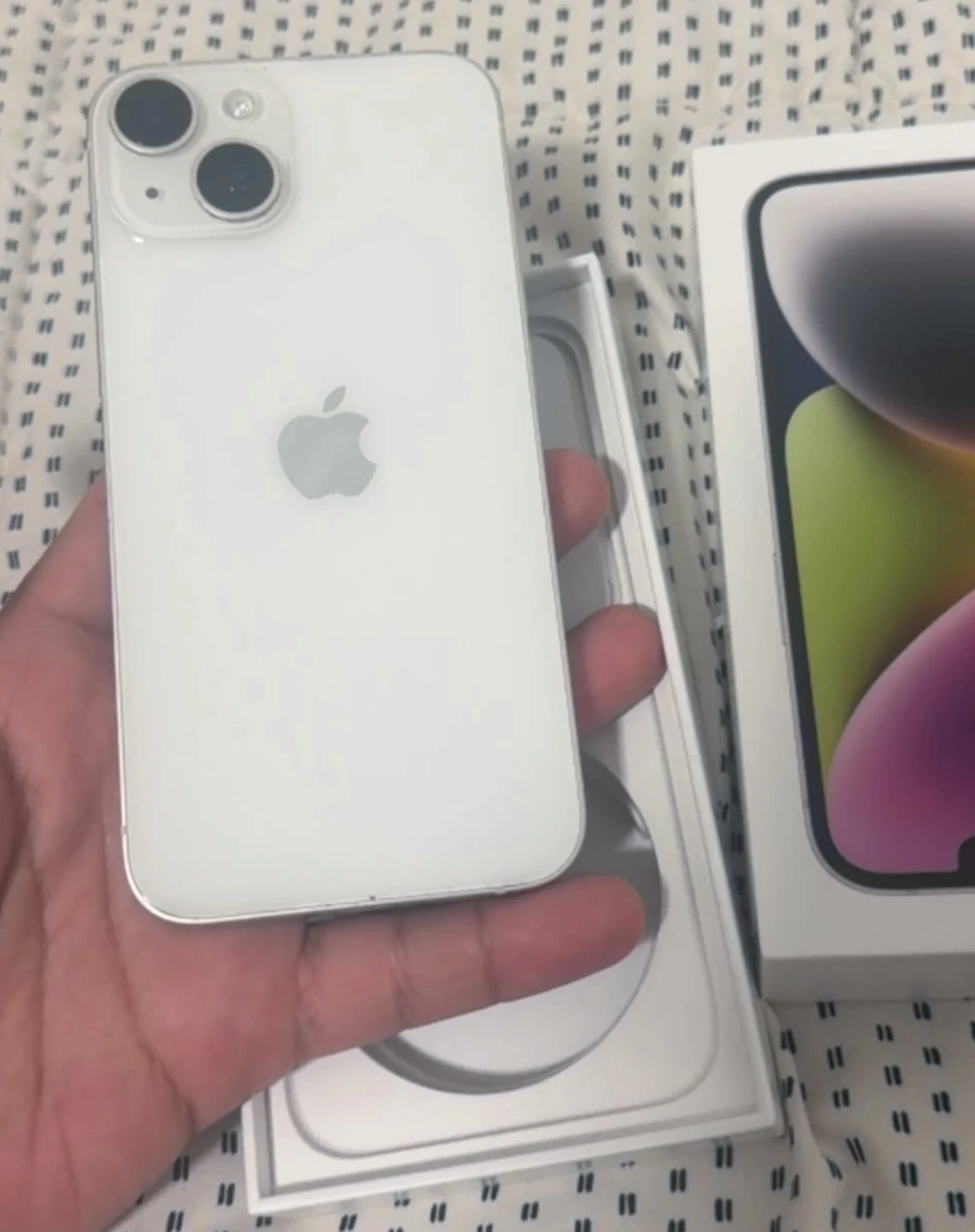 Apple iPhone 14 Starlight - photo 3