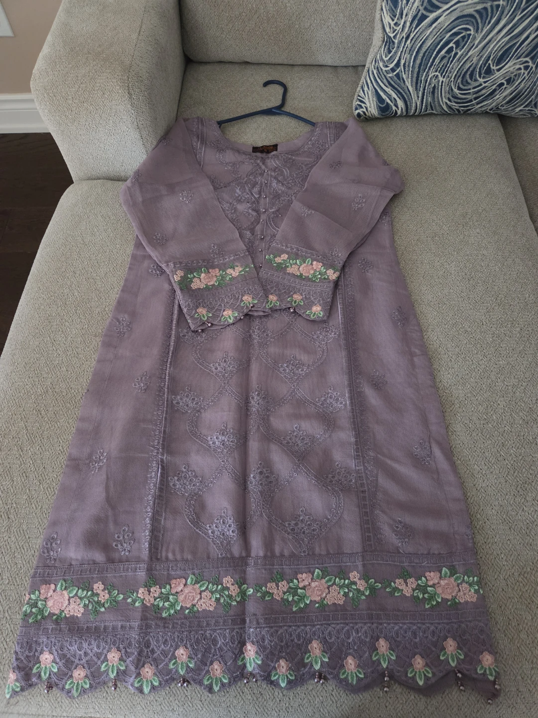 Lilac embroidered  set - photo 2