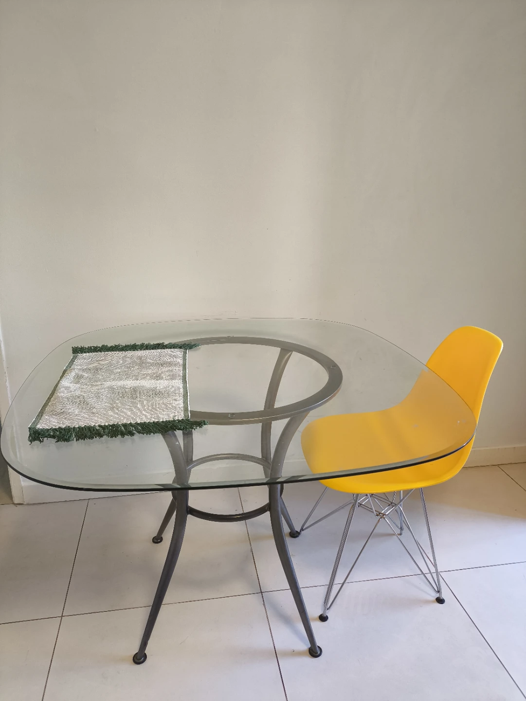 private room for rent  in White Rock near Earl Marriott Secondar - photo 3