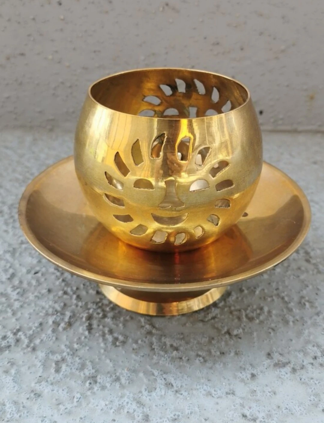 Vintage Solid Brass Pedestal Tealight Candle Holder - photo 3