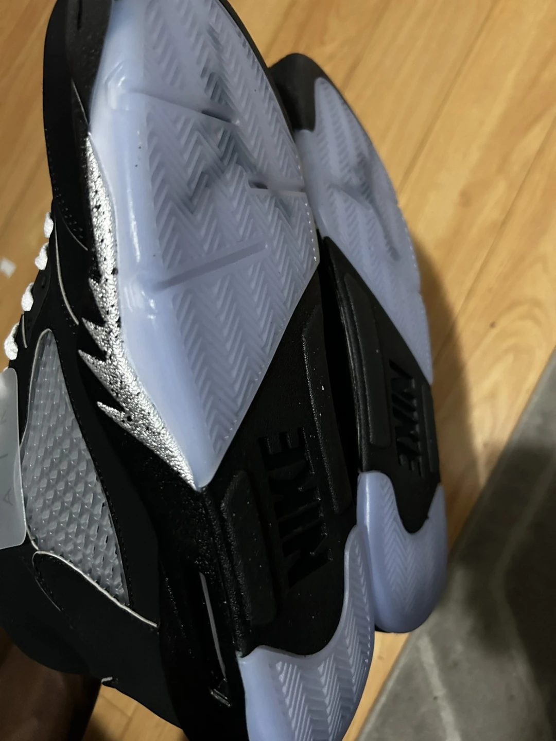 Jordan metallics 5 - photo 3