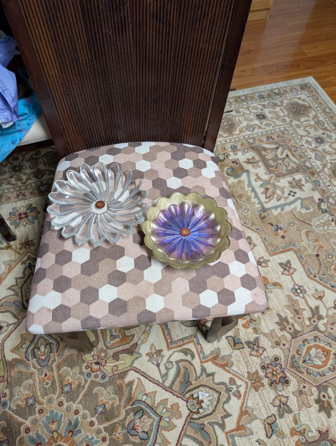 Set of 2 Decorative Flower Dishes