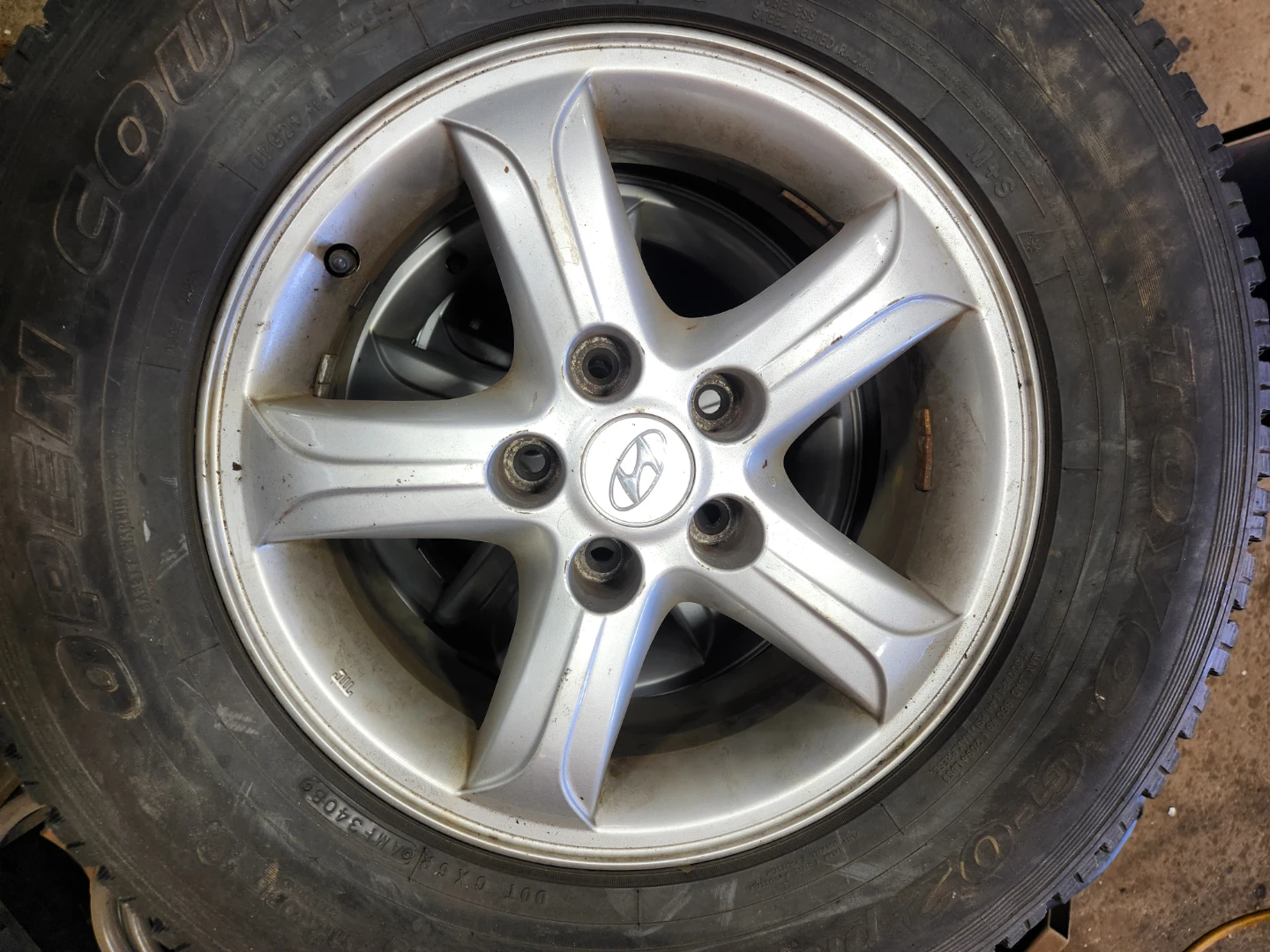 Used Hyundai Winter Tires 235/70R16