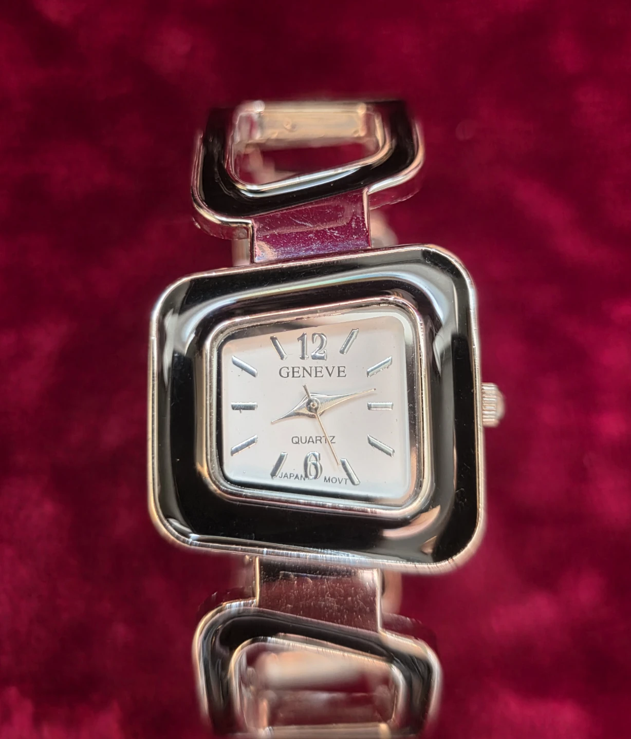 Lot of 4 Women’s Fashion Statement Bracelet & Cuff Watches - photo 2