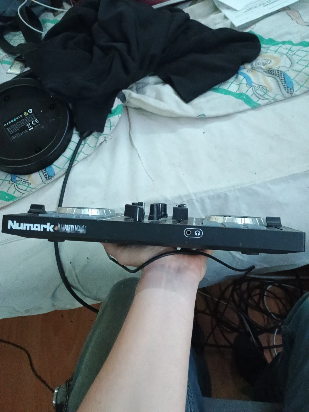 Numark Party Mix DJ Controller - photo 3