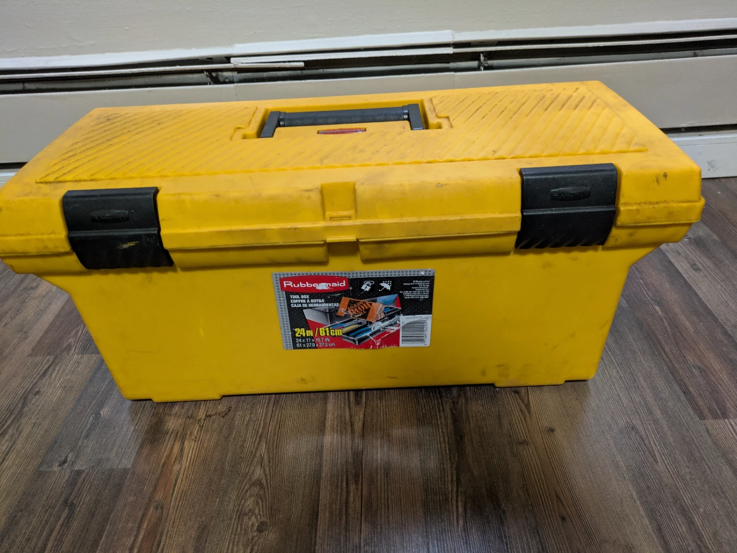 Rubbermaid Tool Box