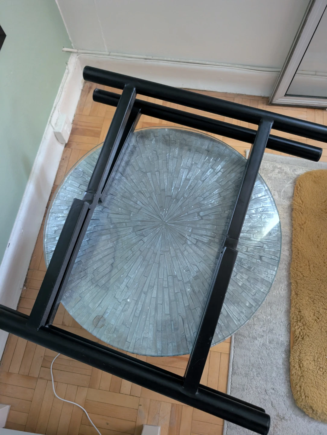Round Side Table with Mother of Pearl Base - photo 3
