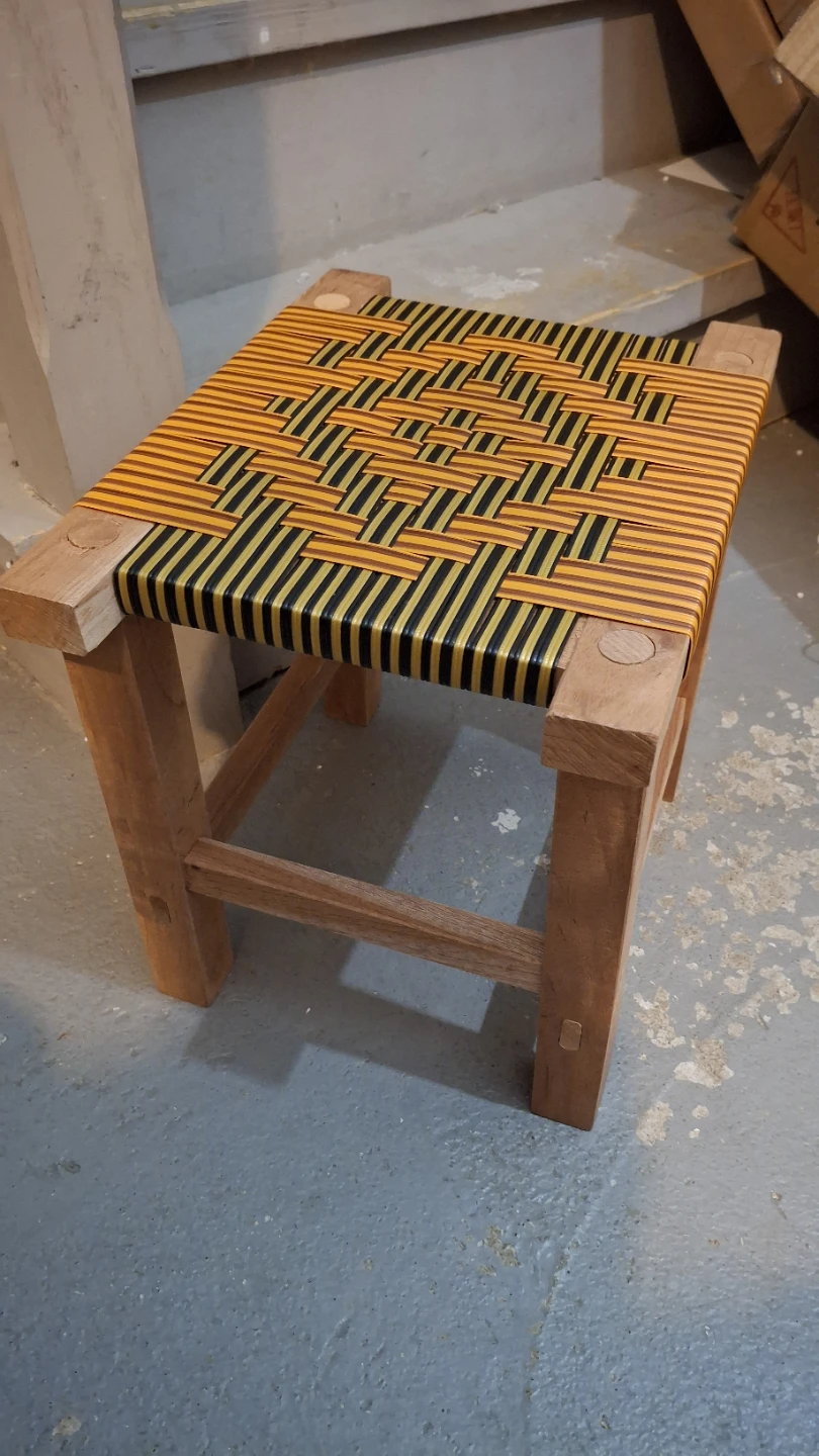 Woven Stool 25x32x30cm