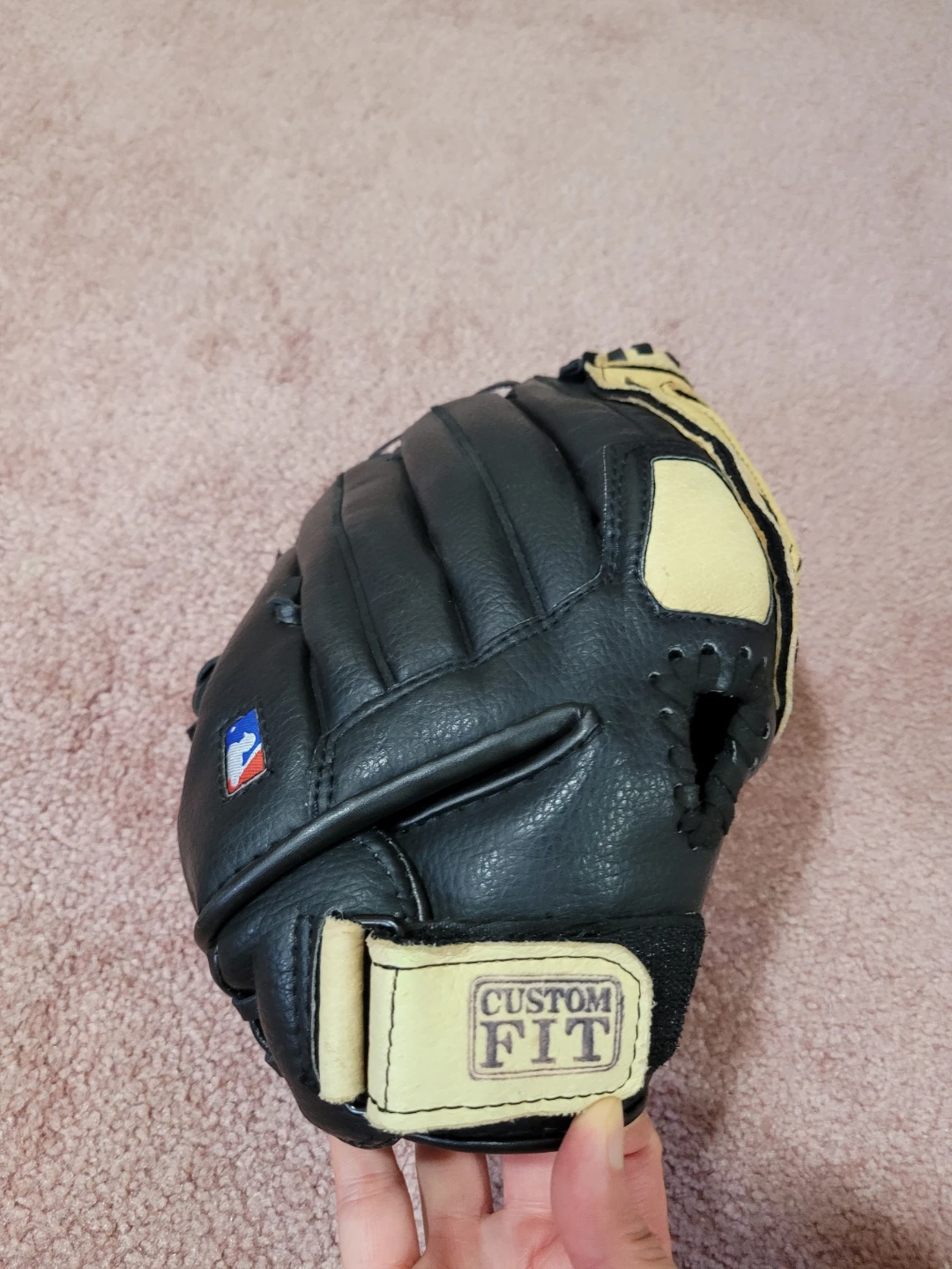 Wilson "W" Baseball Glove - photo 3