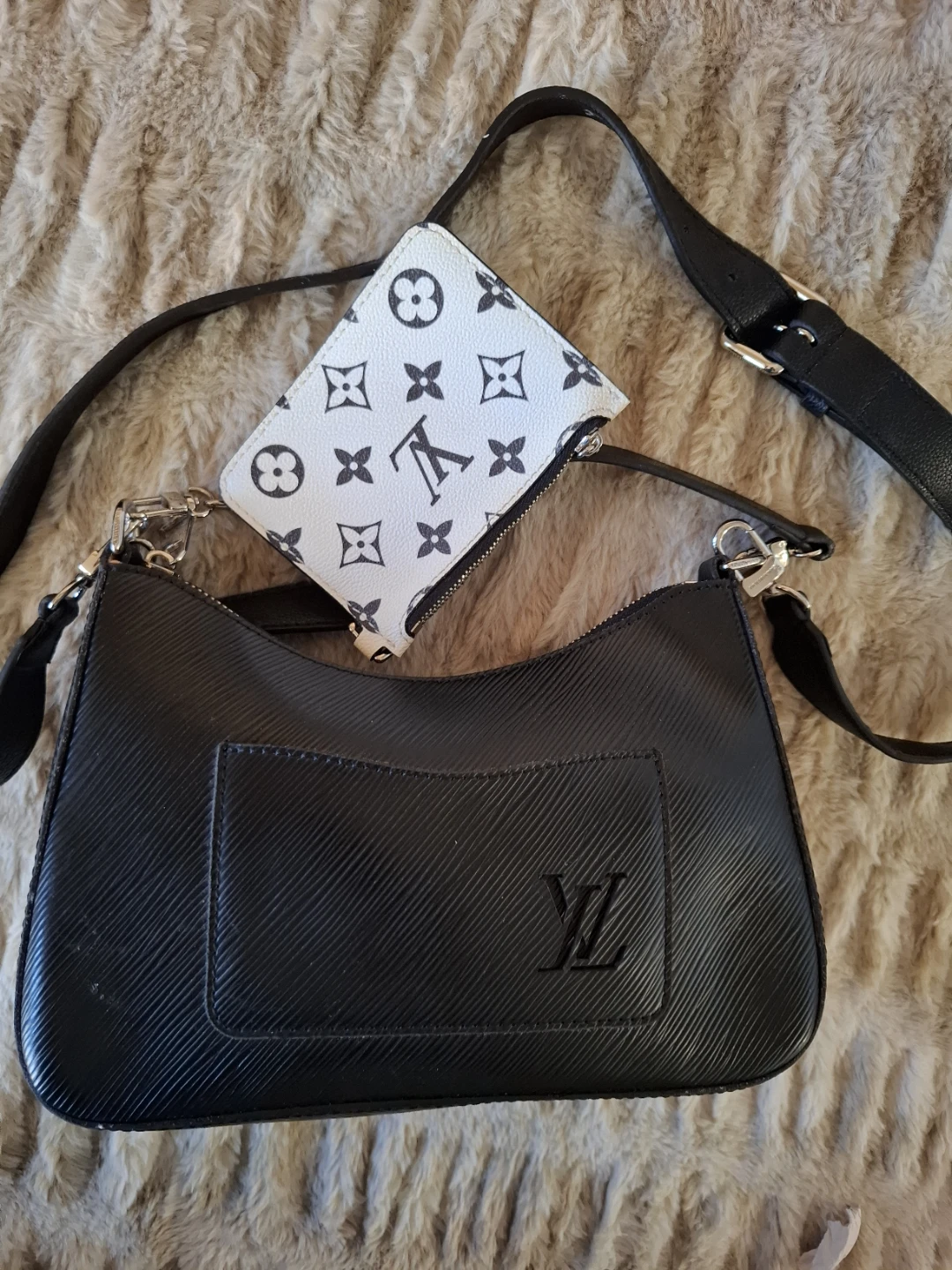 Louis Vuitton Black Epi Leather Pochette with Pouch - photo 4