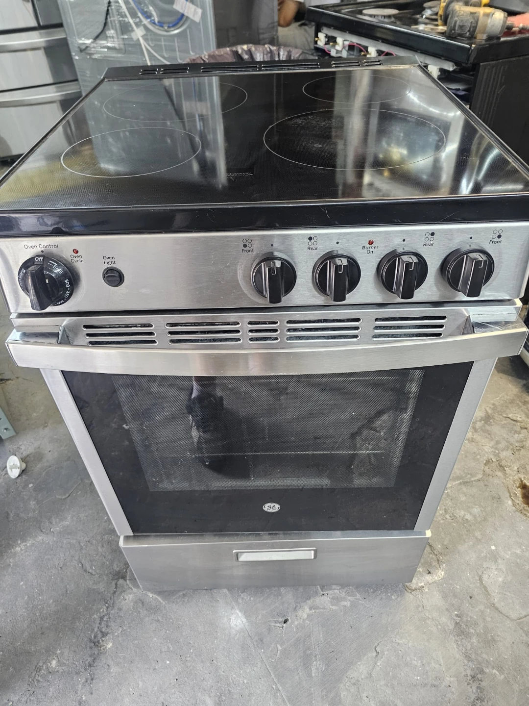 GE 24in stainless steel electric stove