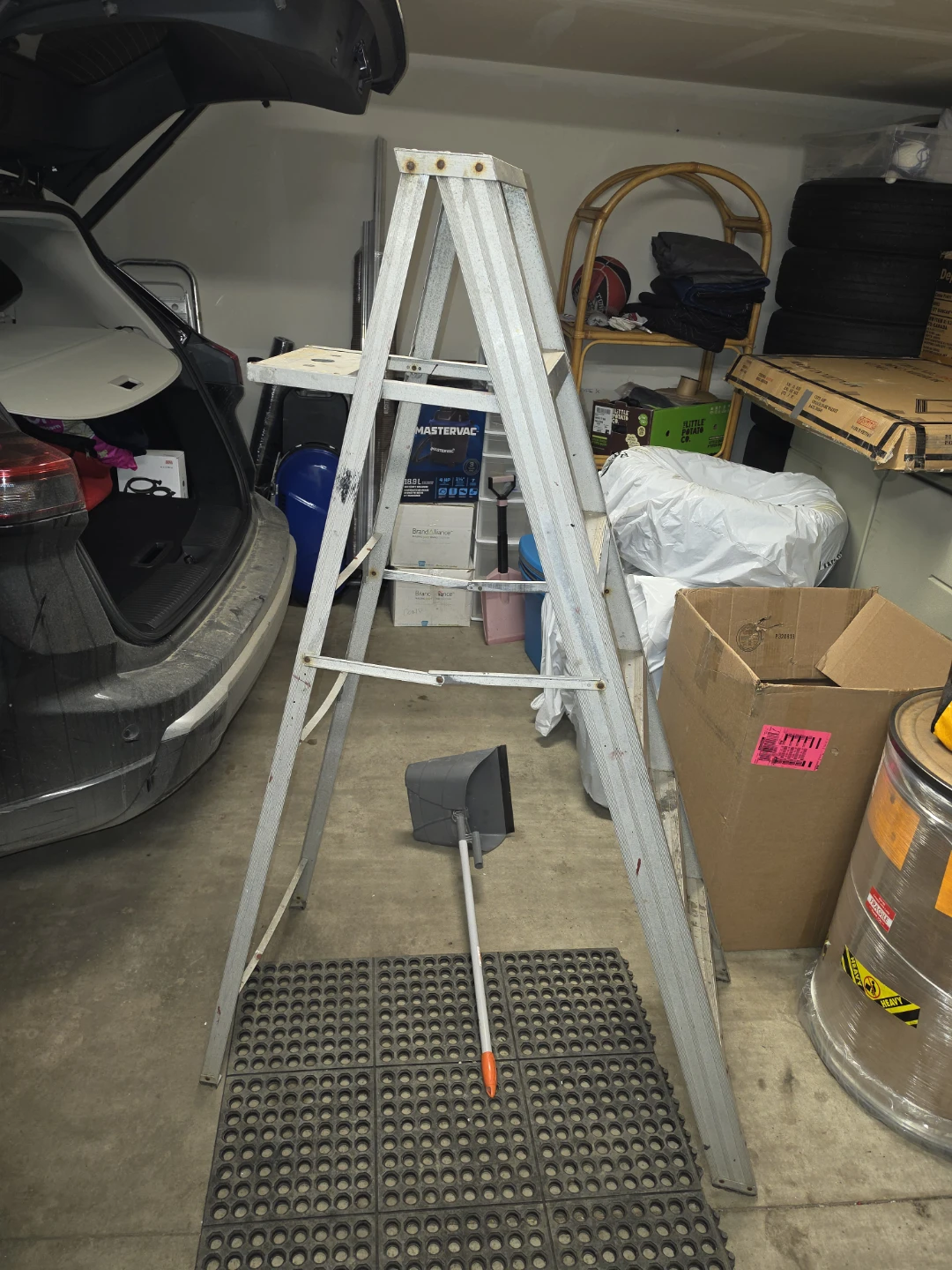 Aluminum Step Ladder
