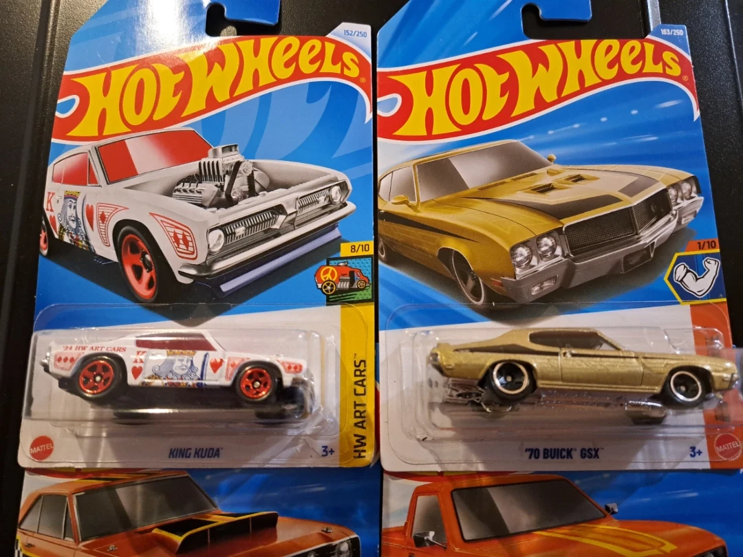 6 Hot Wheels/Die Cast Cars/Batman/Ford/Datsun/Buick/Dodge... - photo 4