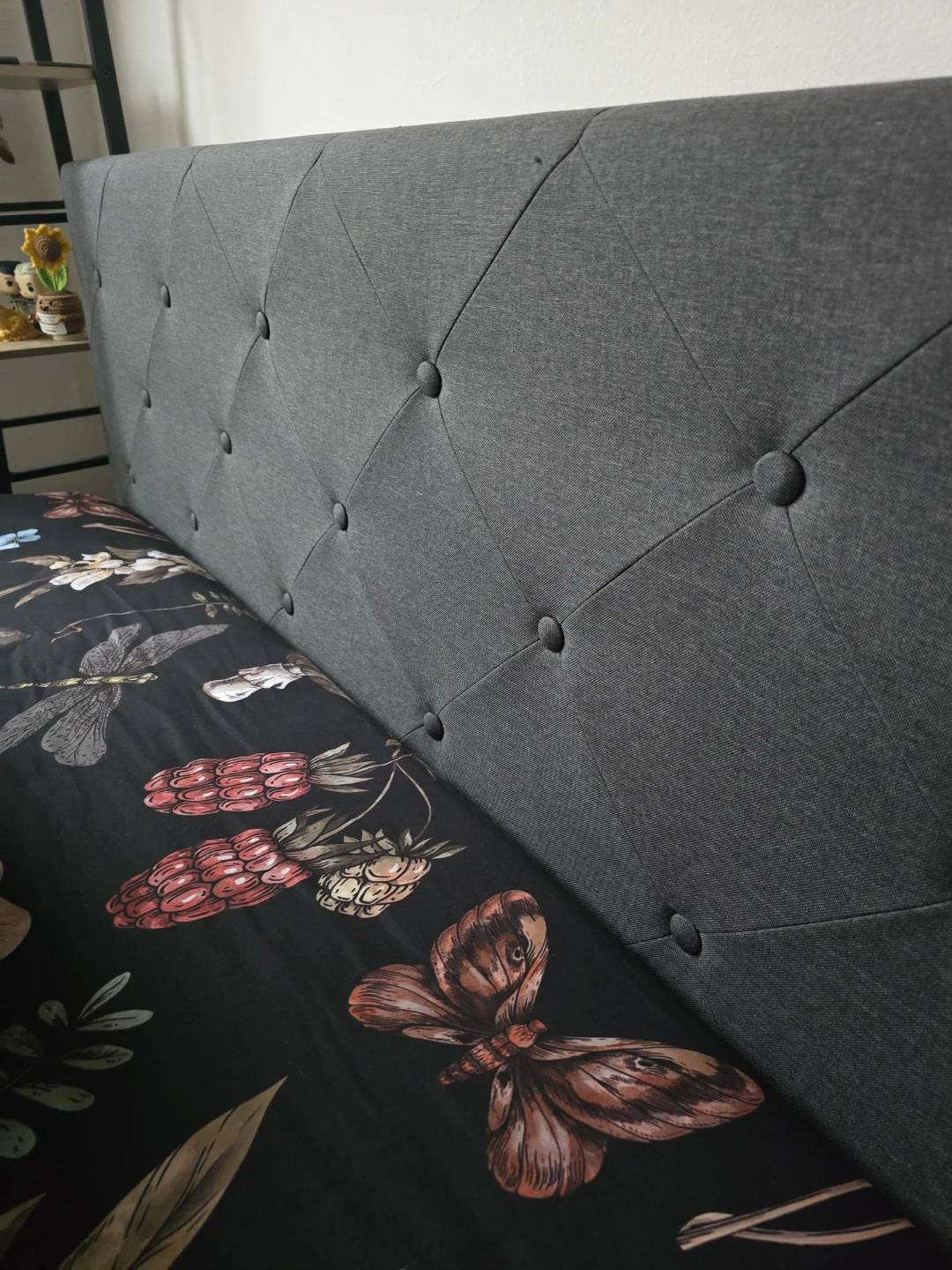 Grey Upholstered Tufted Headboard Bed Frame, Queen - photo 2