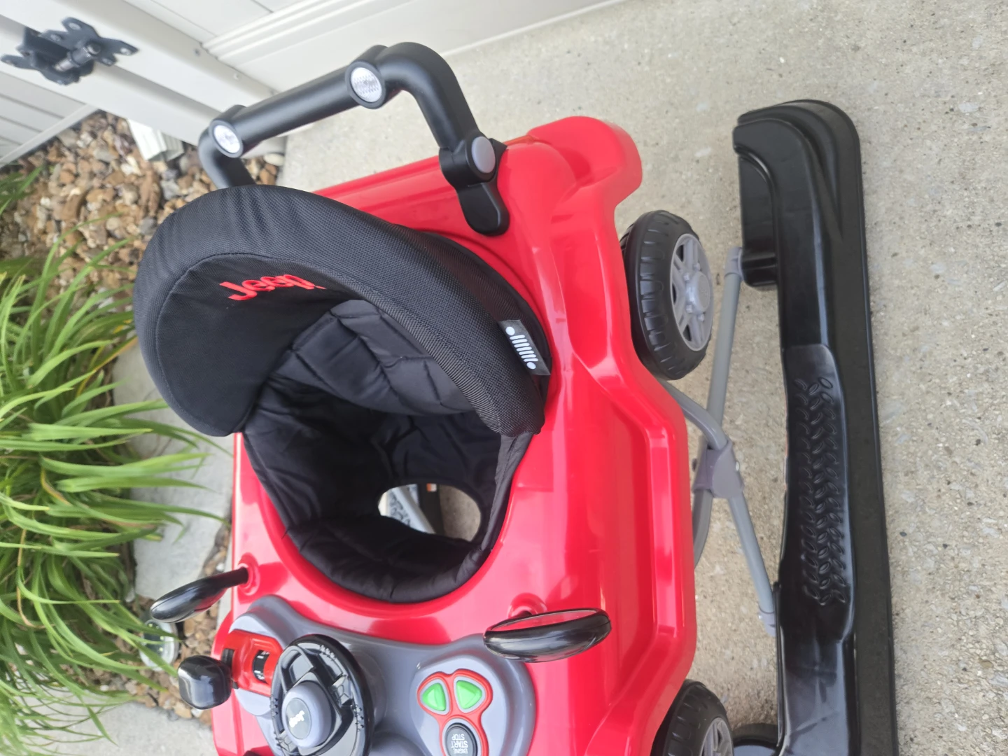 Jeep Baby Walker With Lights and Sounds – Excellent Condition - photo 3