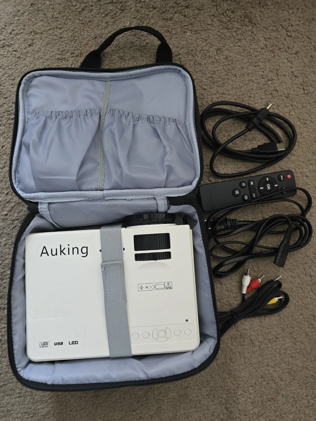 Auking Projector with Portable 100in Screen