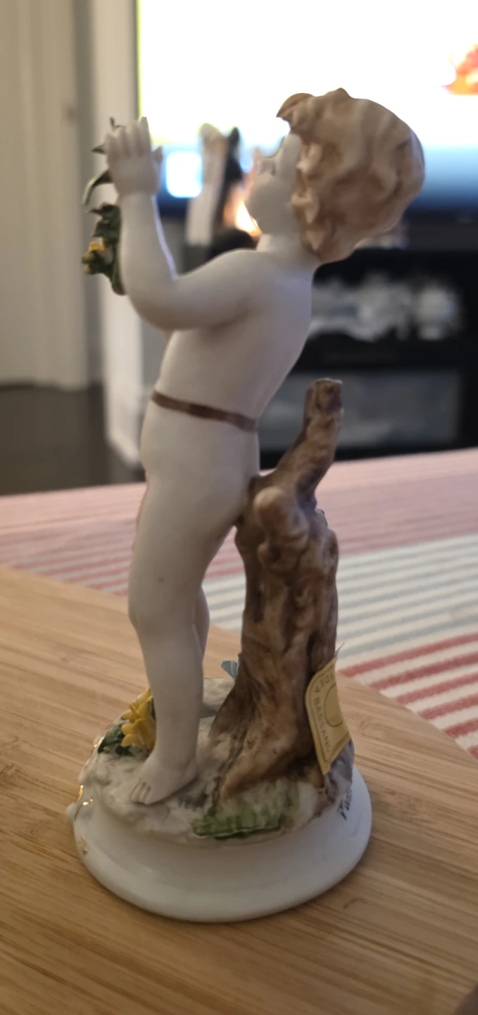 Vintage Porcelain Cherub Figurine - photo 2