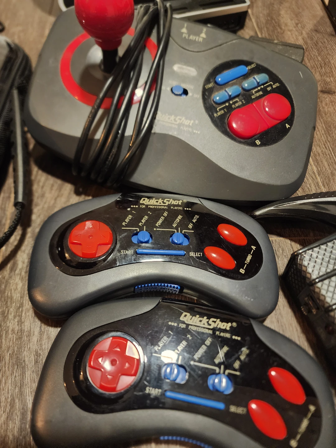 Video Game Controller Bundle - QuickShot, Batman - photo 2