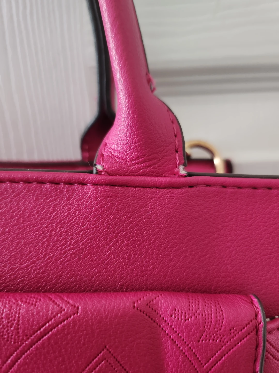 Juicy Couture Pink Handbag with Chain Strap - photo 4