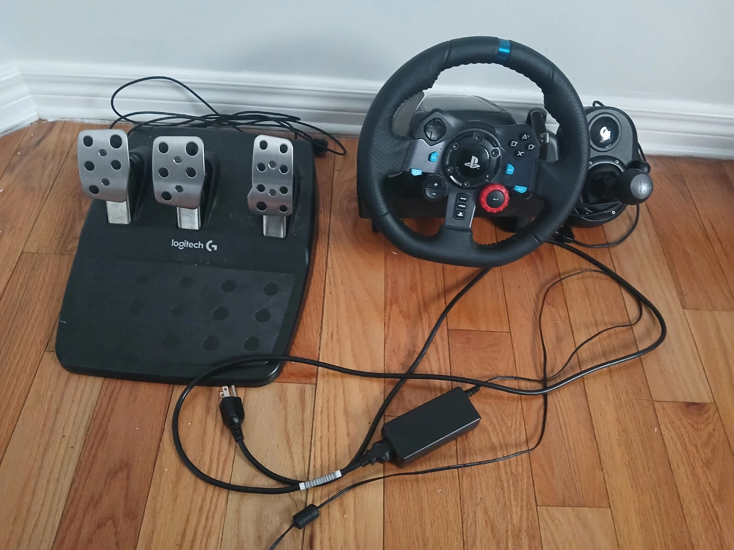 Logitech G29 Racing Wheel and Pedals with Shifter
