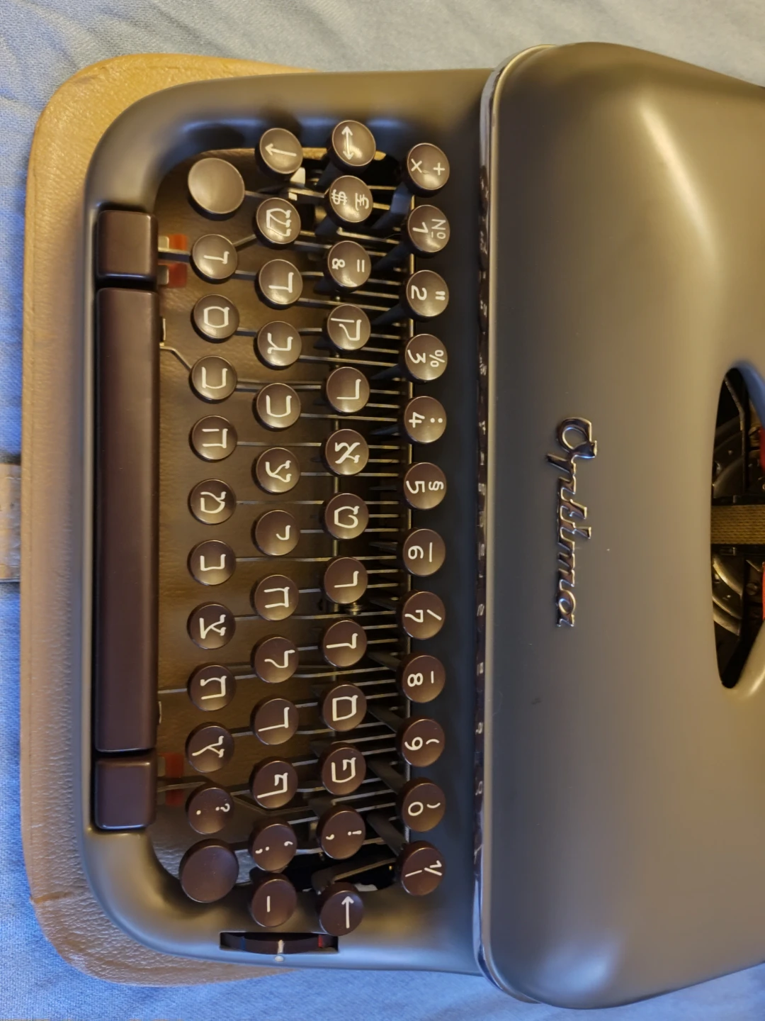 Optima Portable Typewriter with Case - photo 2