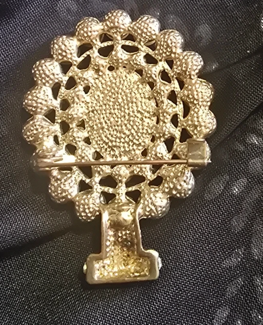 New Vintage Cameo Brooch with Pearls and Rhinestones - photo 3