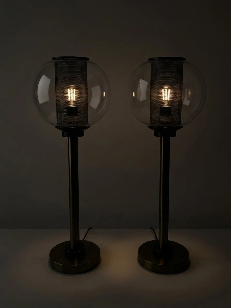 Pair of Globe Table Lamps - photo 2