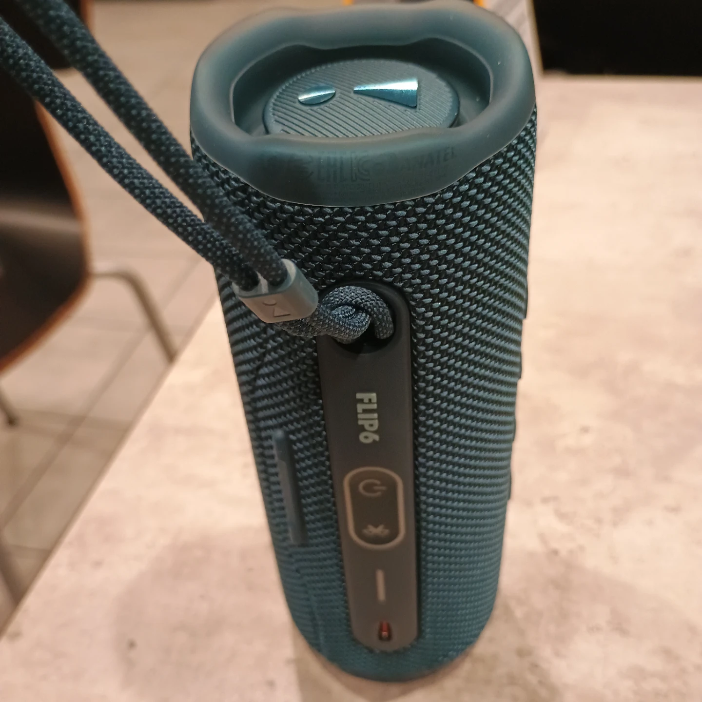 JBL Flip 6 Portable Waterproof Bluetooth Speaker - photo 2