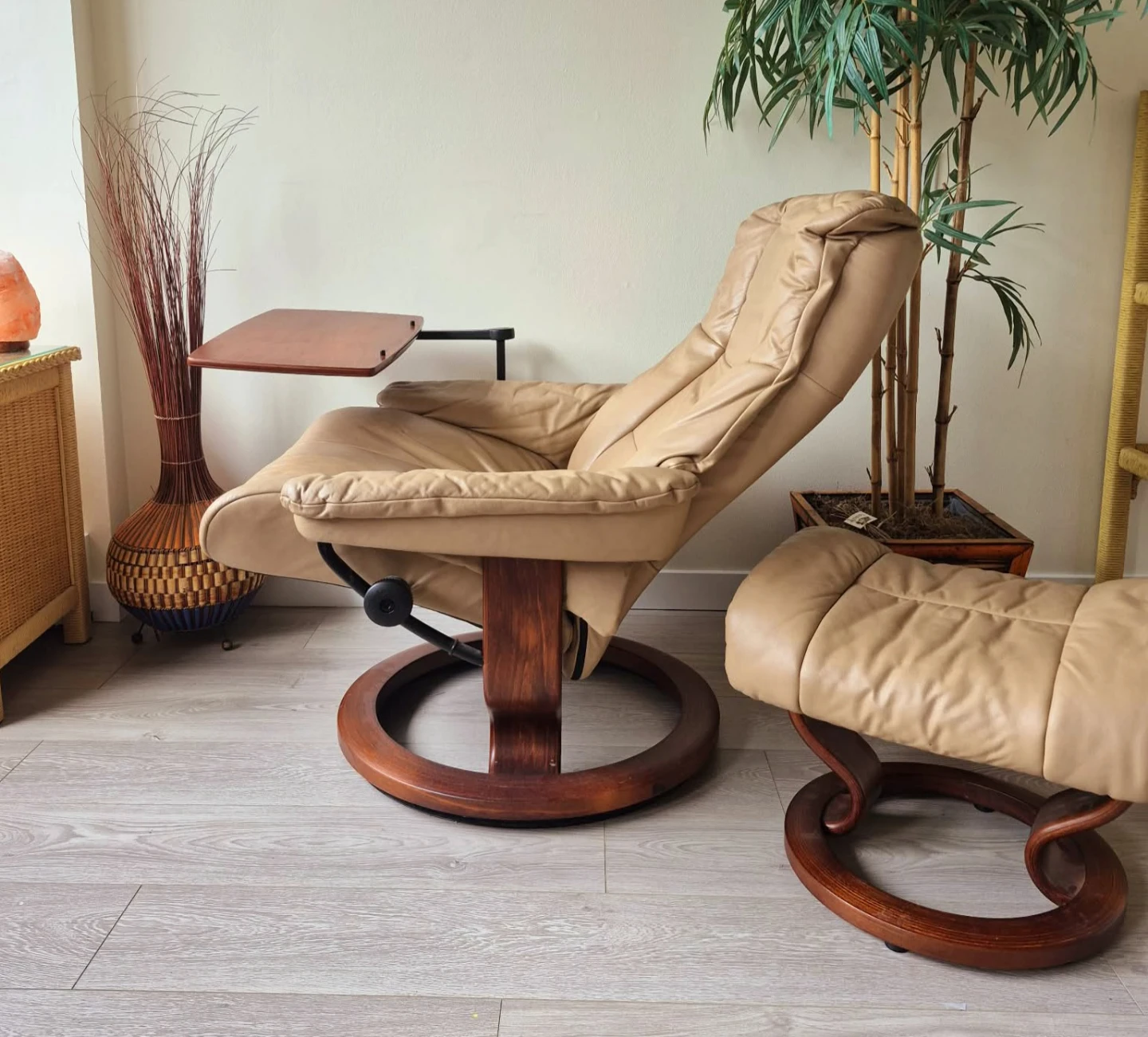 Ekornes Stressless Beige Leather Recliner Chair With Ottoman - photo 3