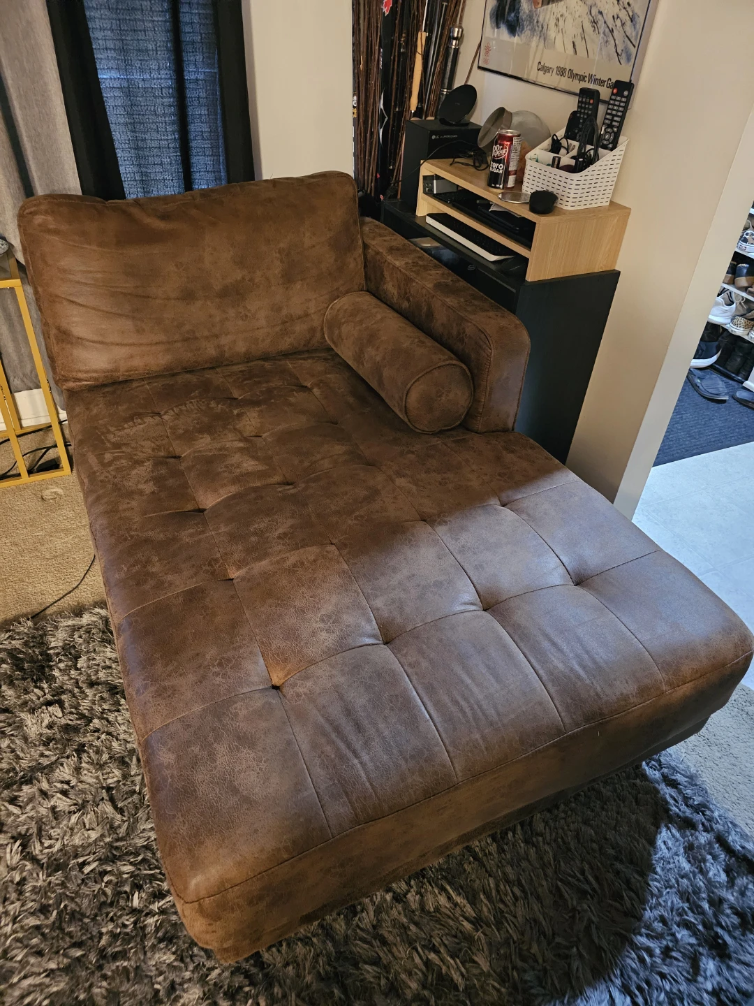 Brown Faux Leather Chaise Lounge. - photo 2