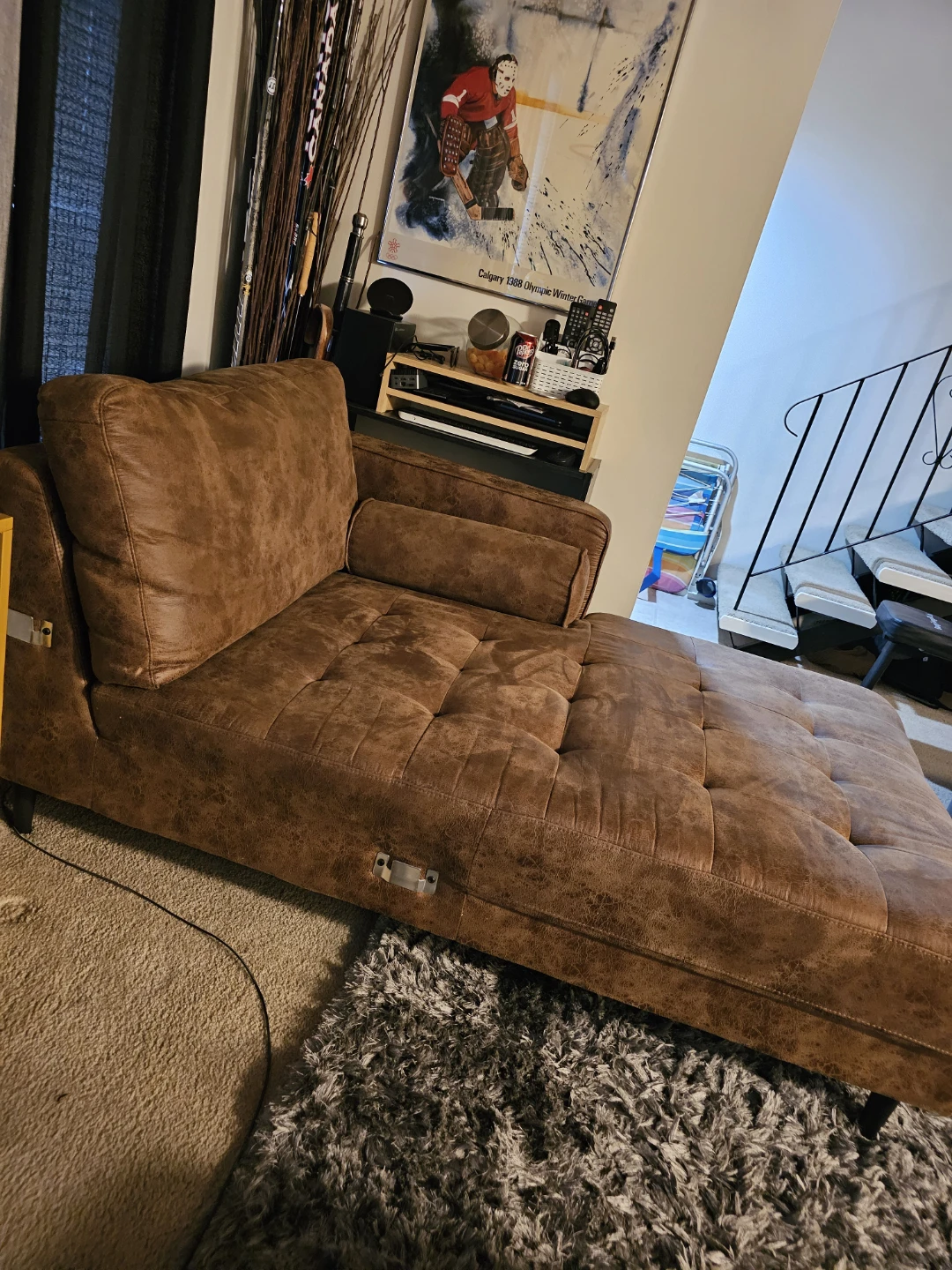 Brown Faux Leather Chaise Lounge. - photo 3