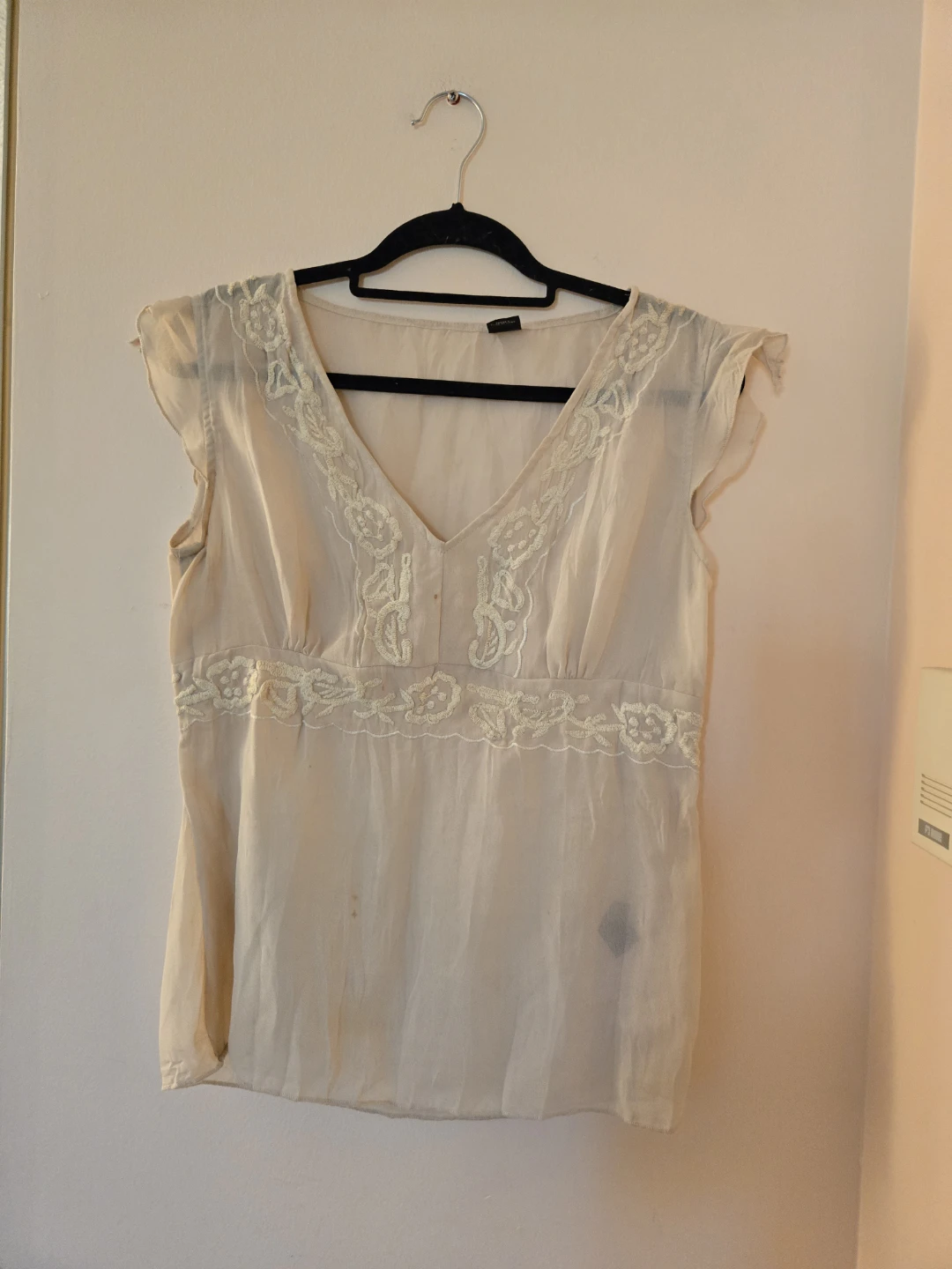 $5 each Bundle of women's tops - photo 2
