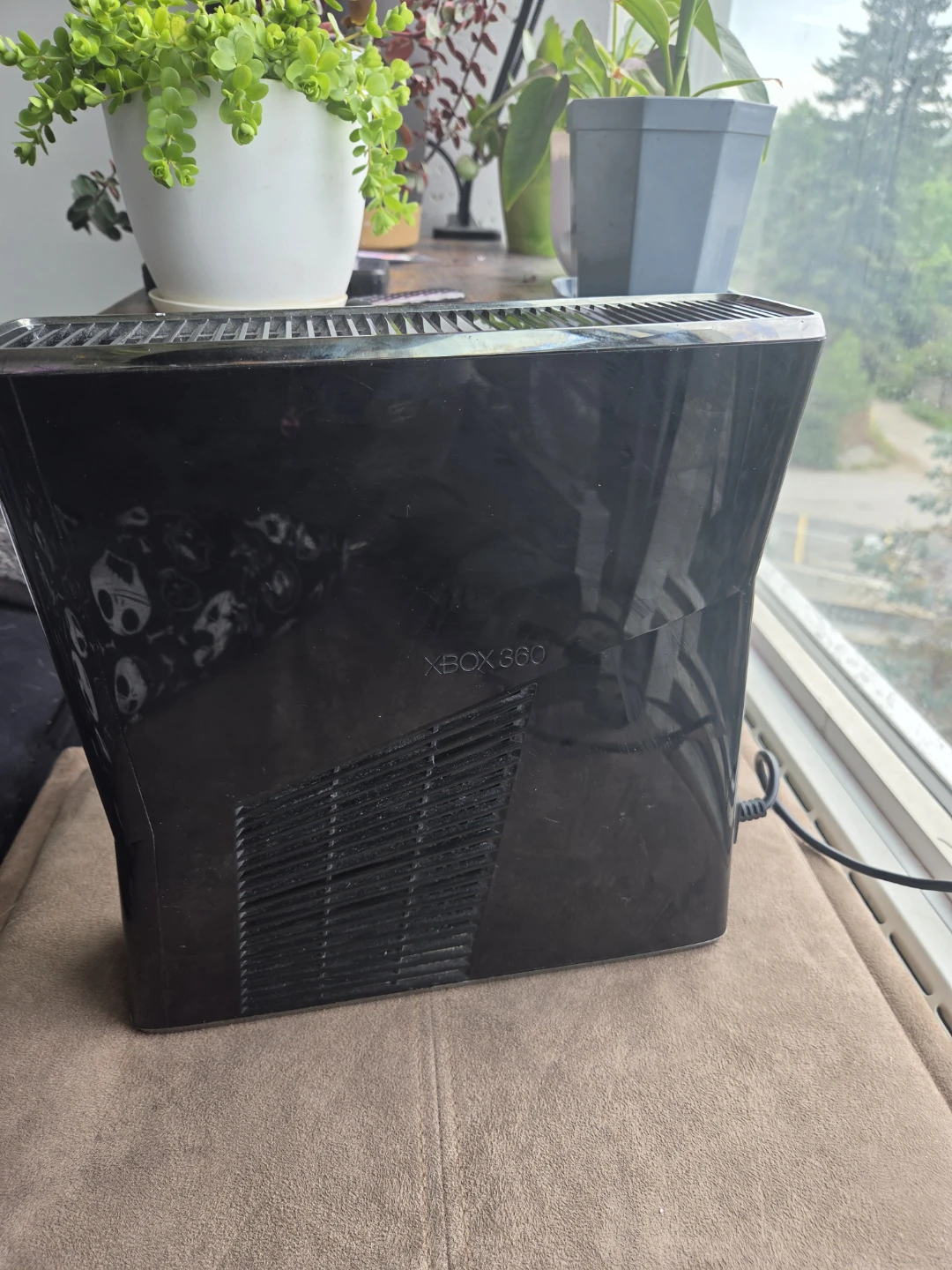 Xbox 360 S Console - photo 2