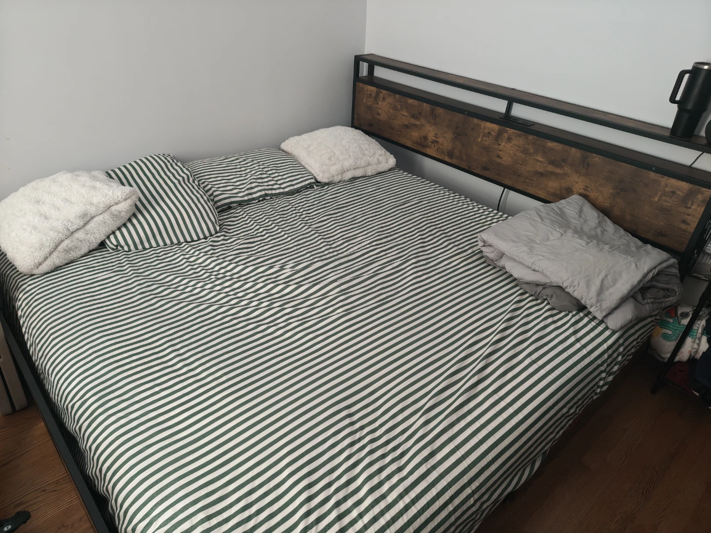 King size bed