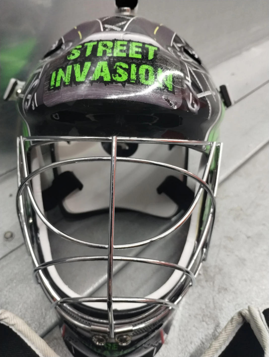 Street Invasion Hockey Goalie Mask and Chest Protector