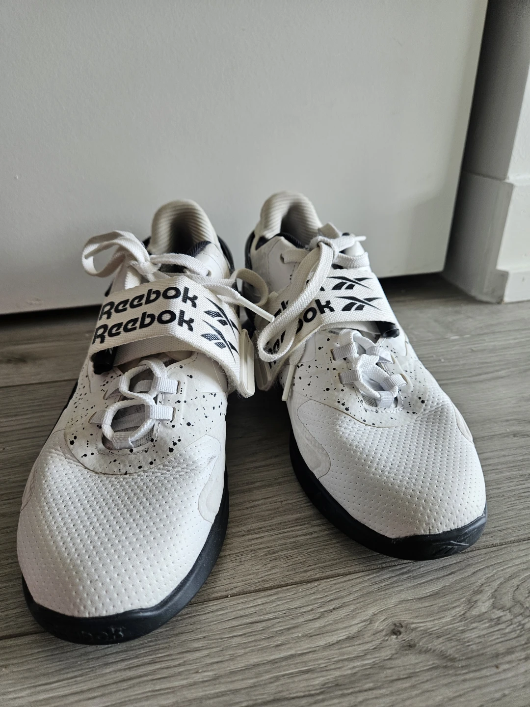 Reebok White & Black Weightlifting Shoes - W 7.5 - photo 4