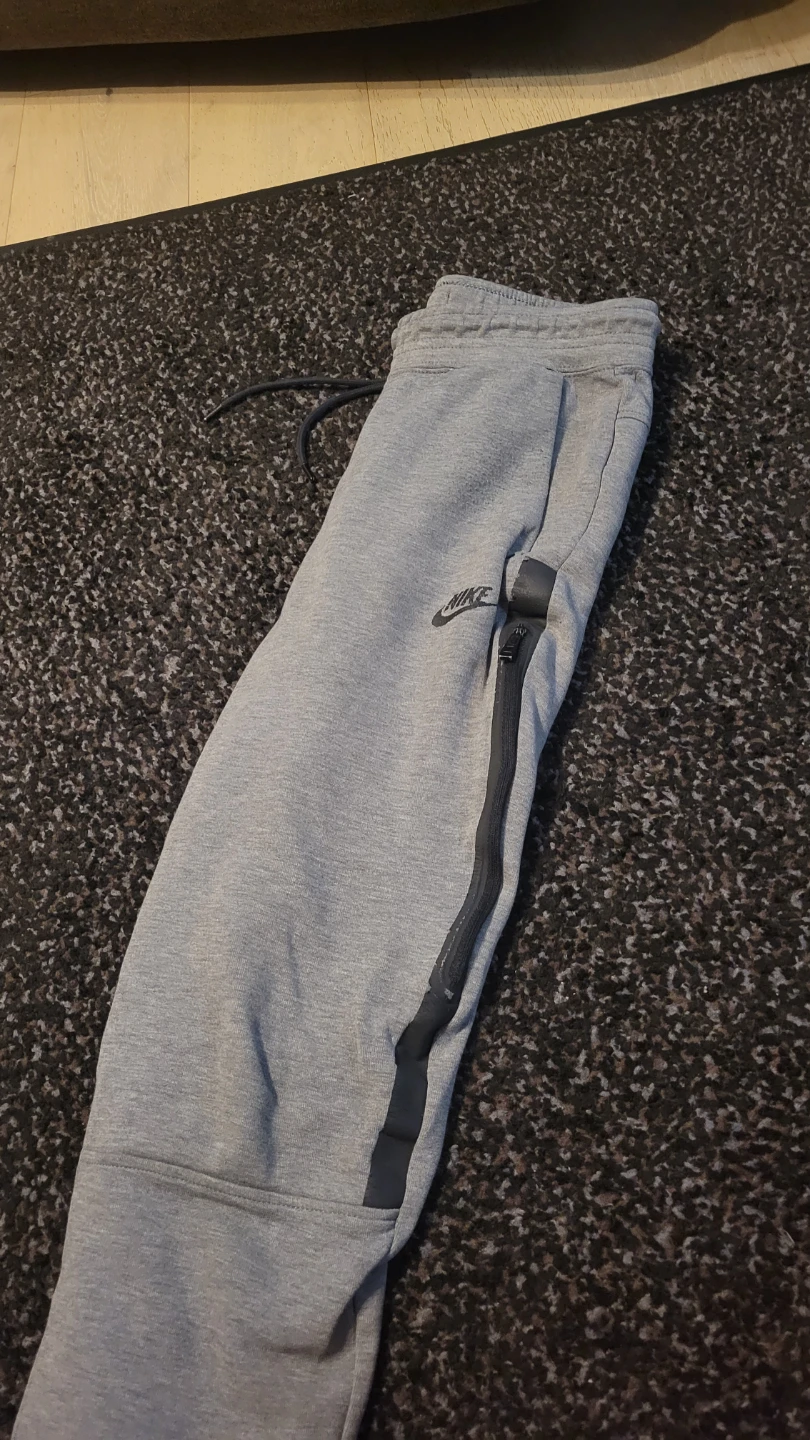 Grey Nike tech pants - photo 3
