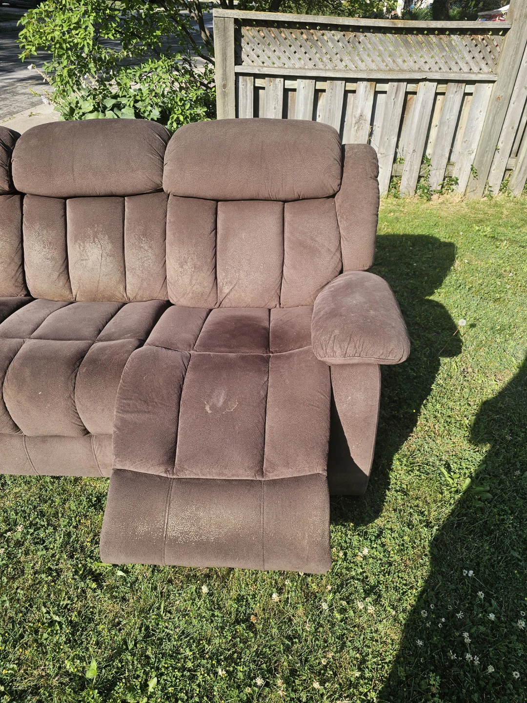 Free couch 76 fassett avenue Hamilton