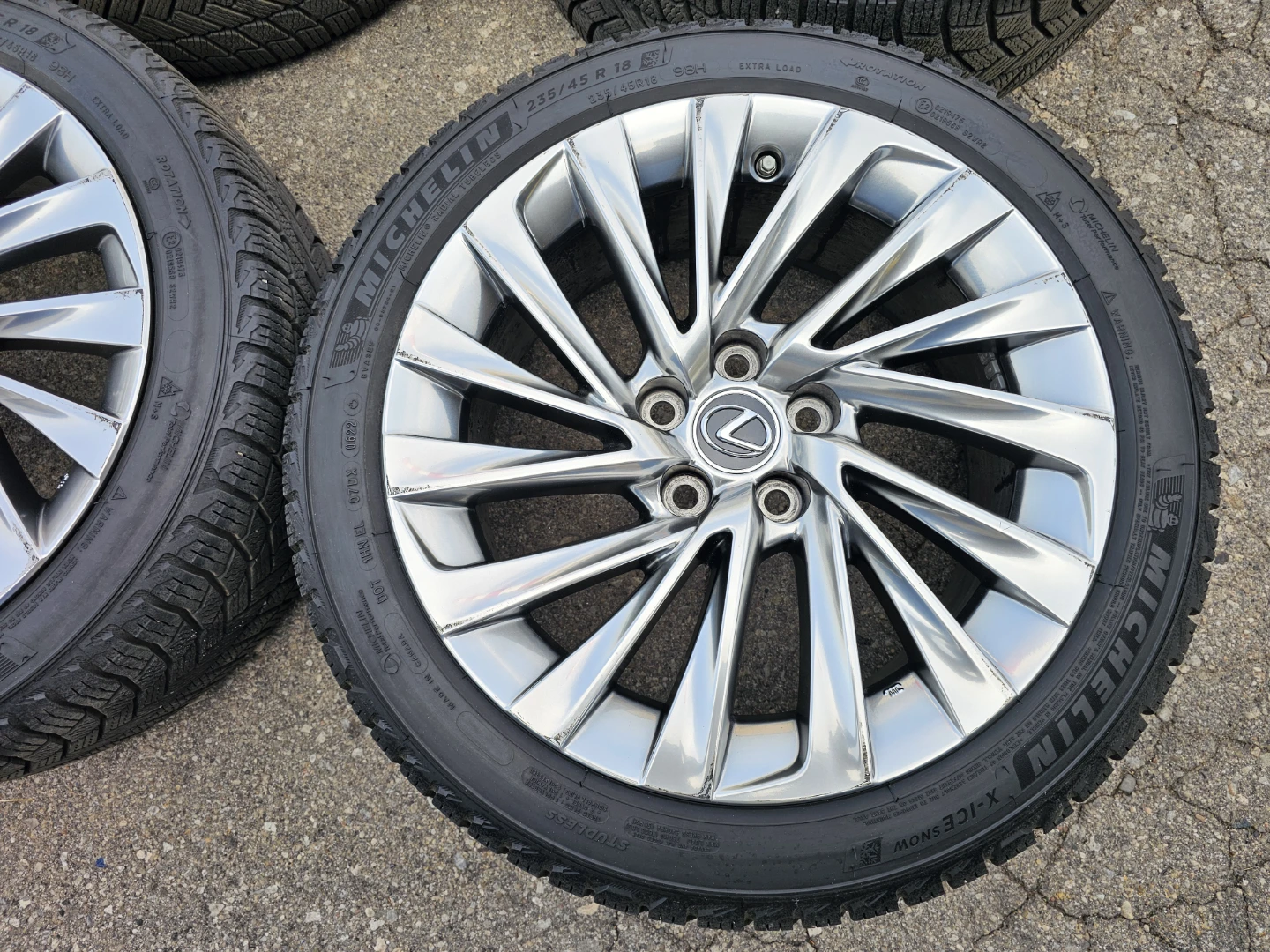 LEXUS ES, IS WINTER TIRES ON O.E.M RIMS - photo 2