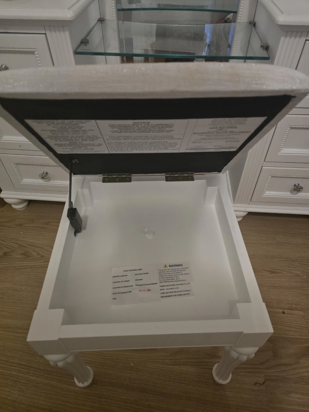 White Vanity Set with Tri-Fold Mirror and Stool - photo 3