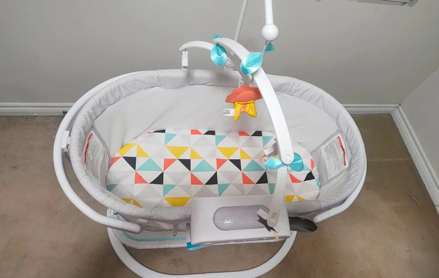 Fisher-Price Soothing Motions Bassinet