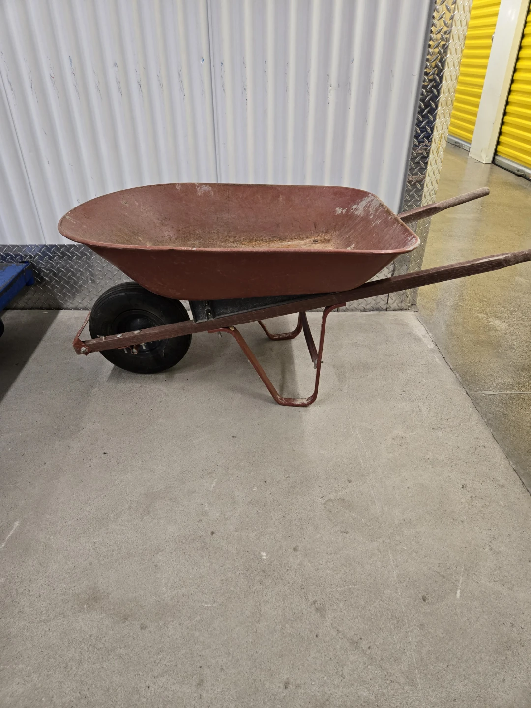 Red Wheelbarrow