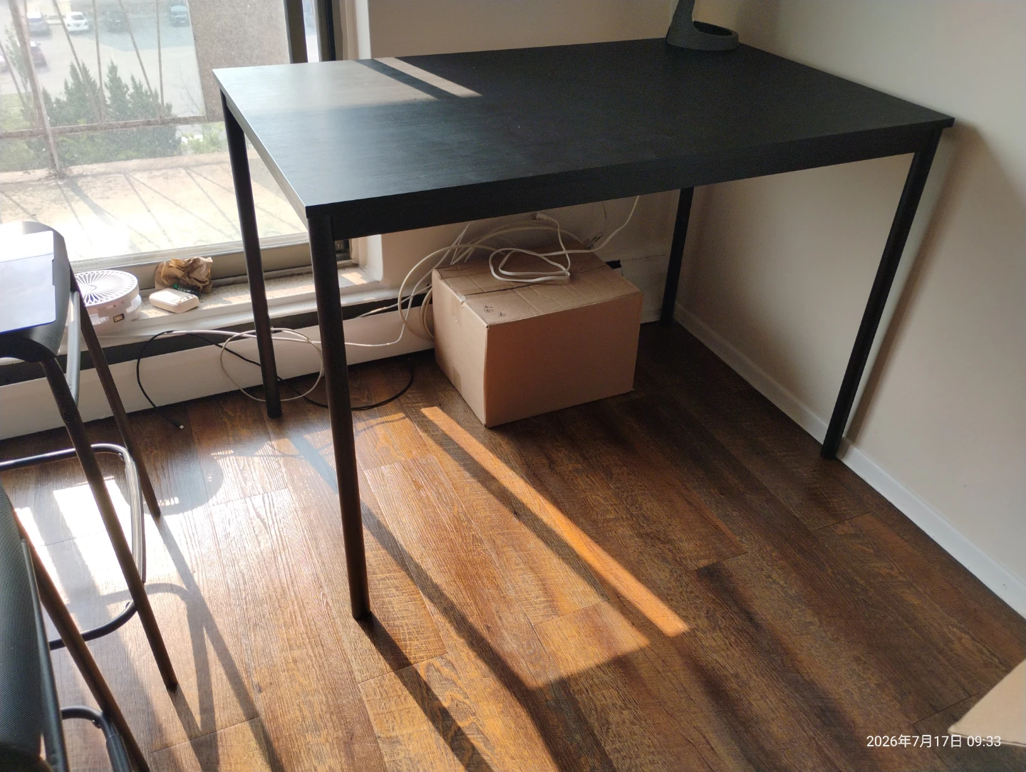 Black Desk