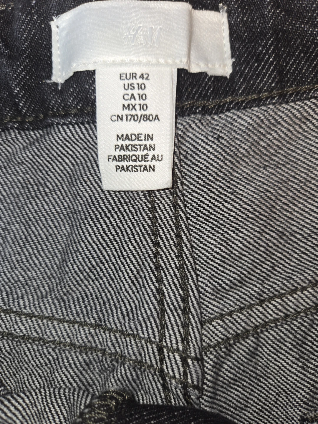 Brand New Women's H&M Black Denim Shorts - photo 4